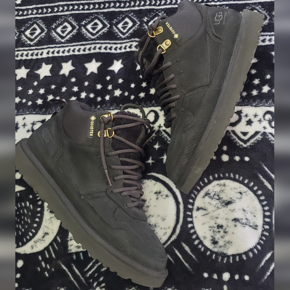 UGG Highland Hi - Picture 5 of 7